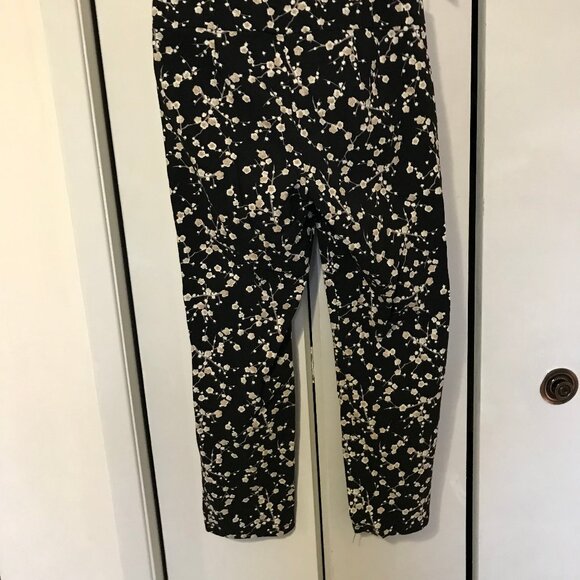 Studio Point Ladies Black And Cream Floral Pants Size Medium - Picture 2 of 2